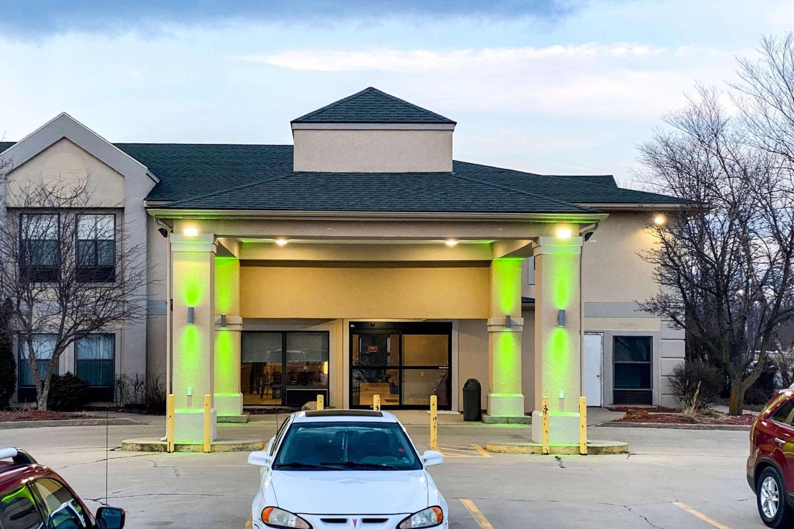 Quality Inn - Michigan City IN Main image 2